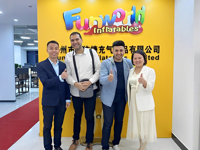 زيارة عميل من الشرق الأوسط ومصر لشركة Guangzhou Funworld Inflatables Limited في سبتمبر 2019