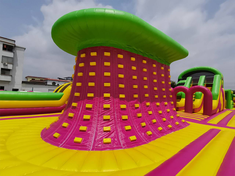 world's largest inflatable theme park